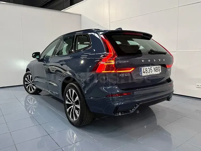 Usado Volvo XC60 Plus 250 CV (183 kW) 2025 Azul SUV