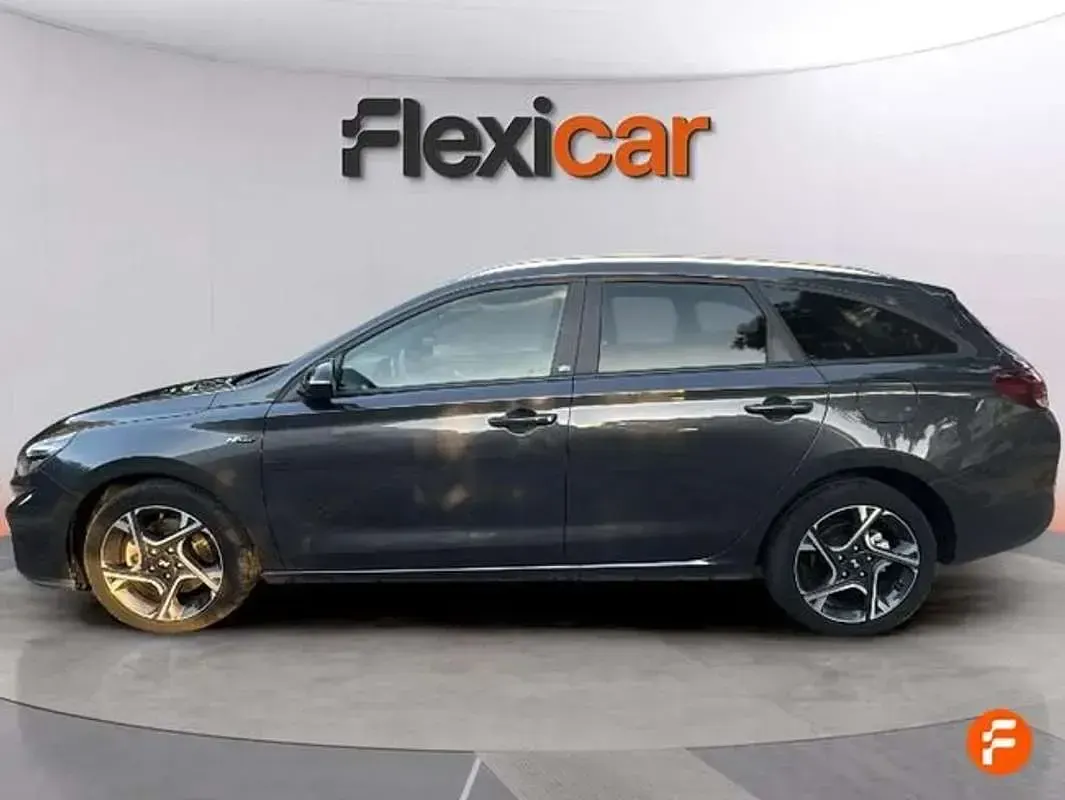 Usado Hyundai i30 N Line 120 CV (88 kW) 2023 Gris Familiar