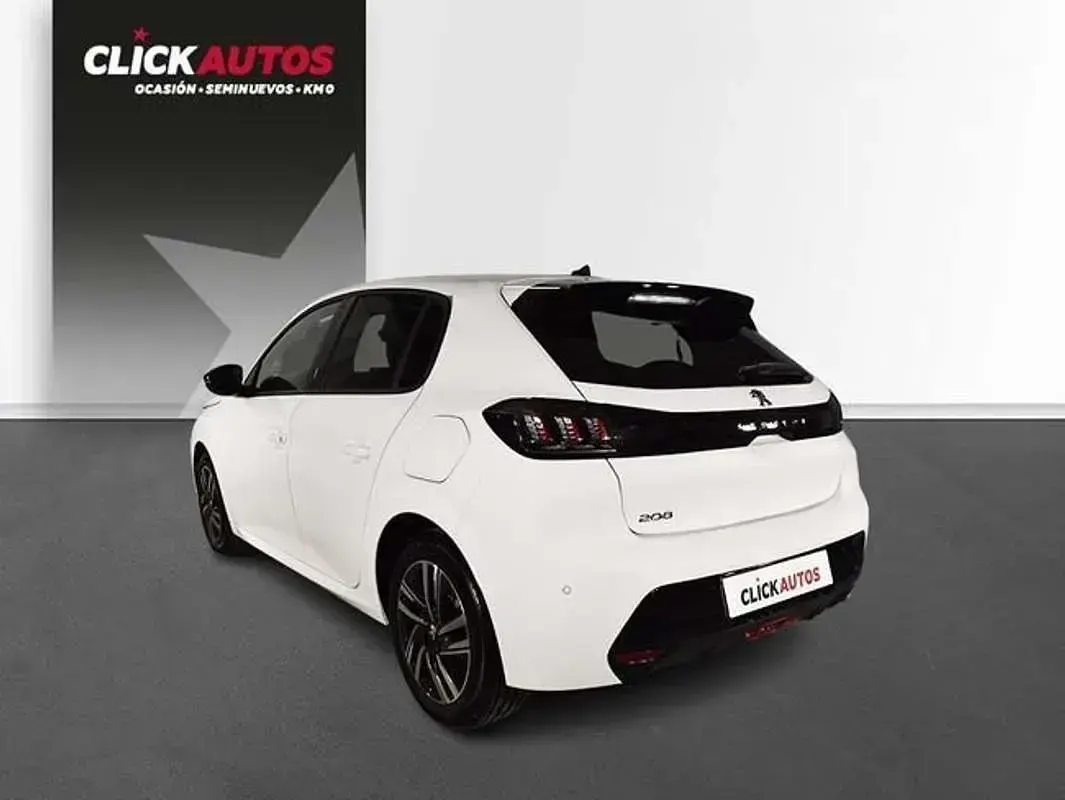 Usado Peugeot 208 Allure 101 CV (74 kW) 2023 Blanco Utilitario