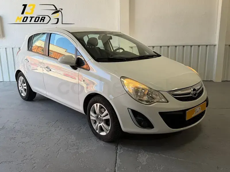 Usado Opel Corsa Expression 85 CV (62 kW) 2011 Blanco Utilitario