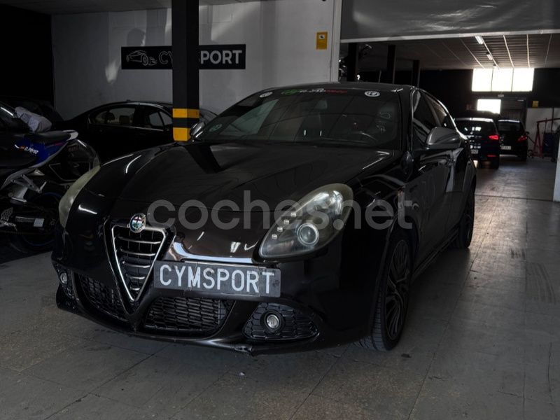 Negro Usado 2013 Alfa Romeo Giulietta Distinctive Utilitario | 7990 € - Imagen 1/4