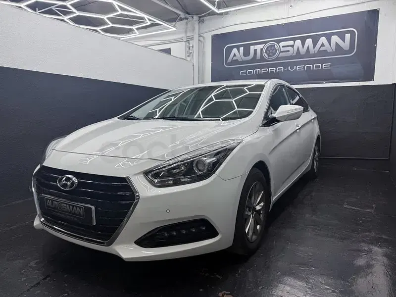 Usado Hyundai i40 135 CV (99 kW) 2016 Blanco Berlina
