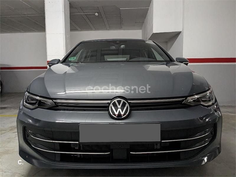 Usado VW Golf VIII 150 CV (110 kW) 2024 Gris / plata Berlina