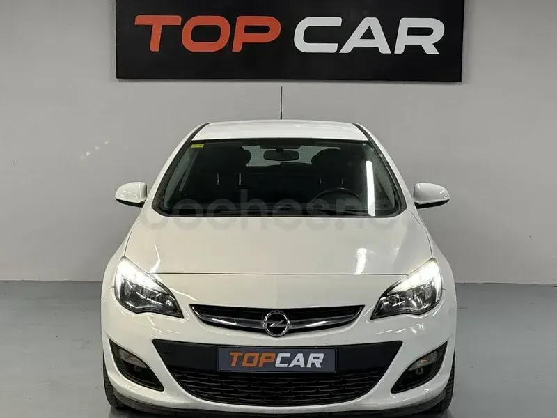 Usado Opel Astra Dynamic 110 CV (80 kW) 2015 Blanco Berlina