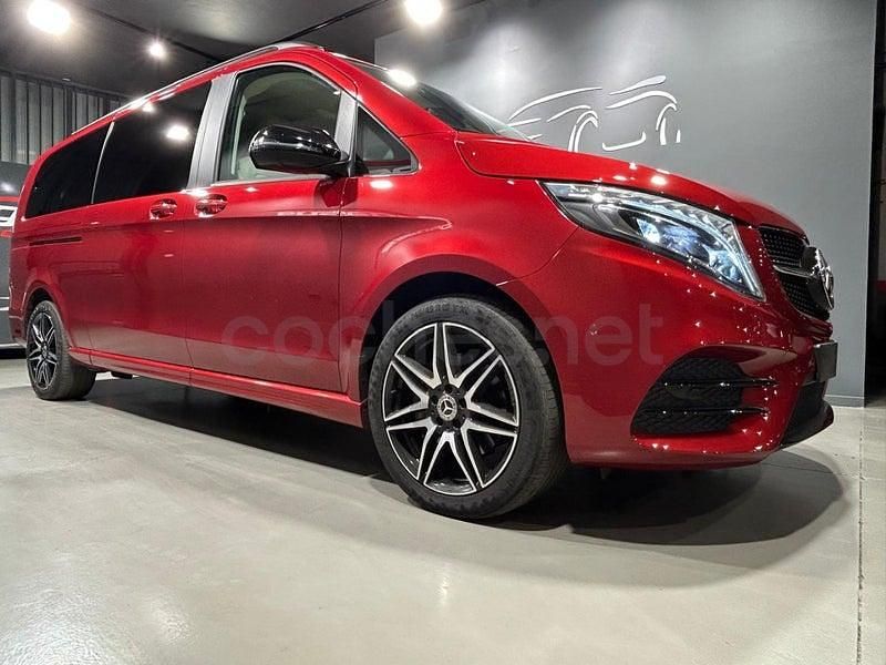 Usado Mercedes V300 Avantgarde 239 CV (175 kW) 2022 Granate Monovolumen