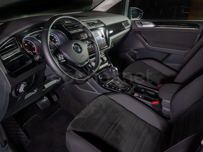 Usado VW Touran Sportline 150 CV (110 kW) 2020 Gris / plata Monovolumen