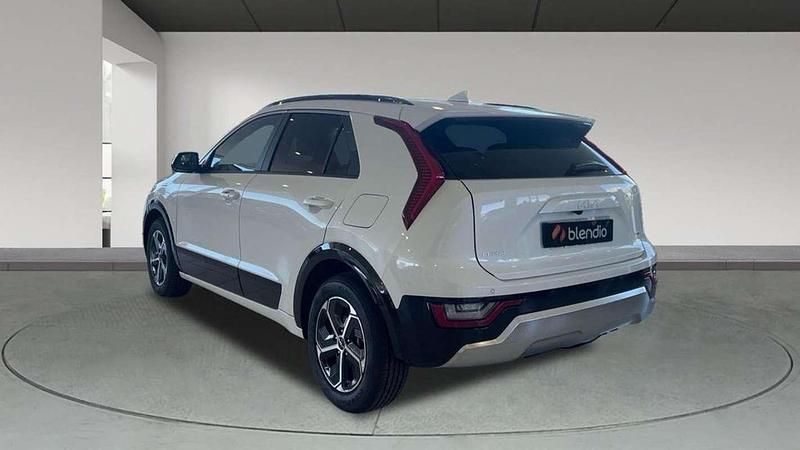 Usado Kia Niro 131 CV (96 kW) 2025 Blanco SUV