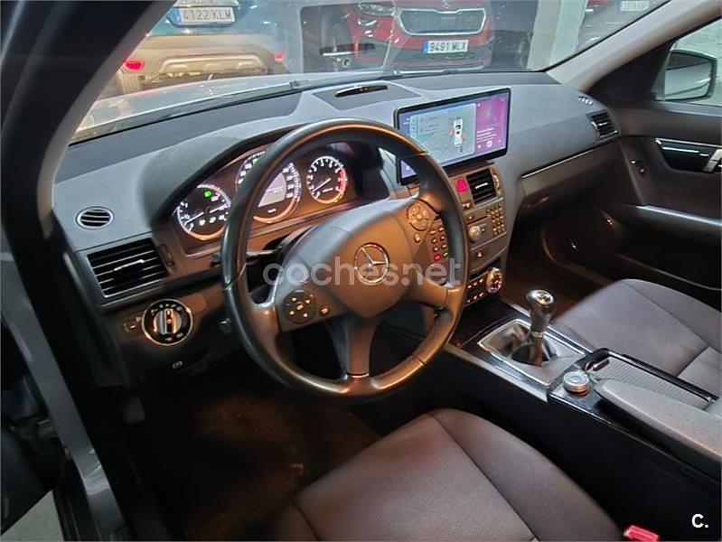 Usado Mercedes C180 Elegance 156 CV (114 kW) 2010 Gris / plata Berlina