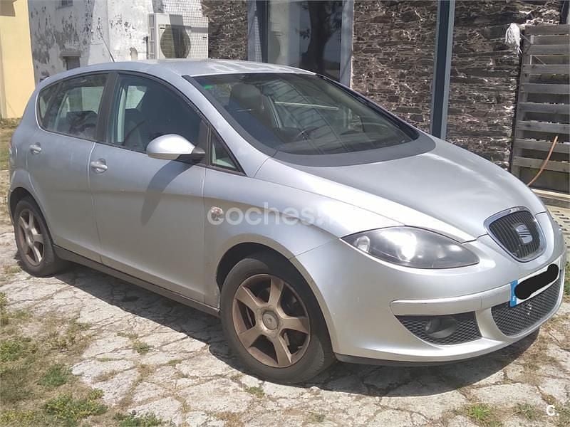 Gris / plata Usado 2005 Seat Altea Sport Berlina | 2500 € (Precio justo) - Imagen 1/4