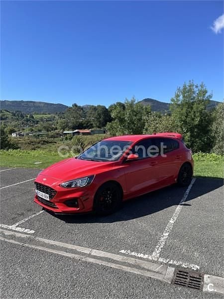 Usado Ford Focus ST-Line 125 CV (91 kW) 2018 Rojo Berlina