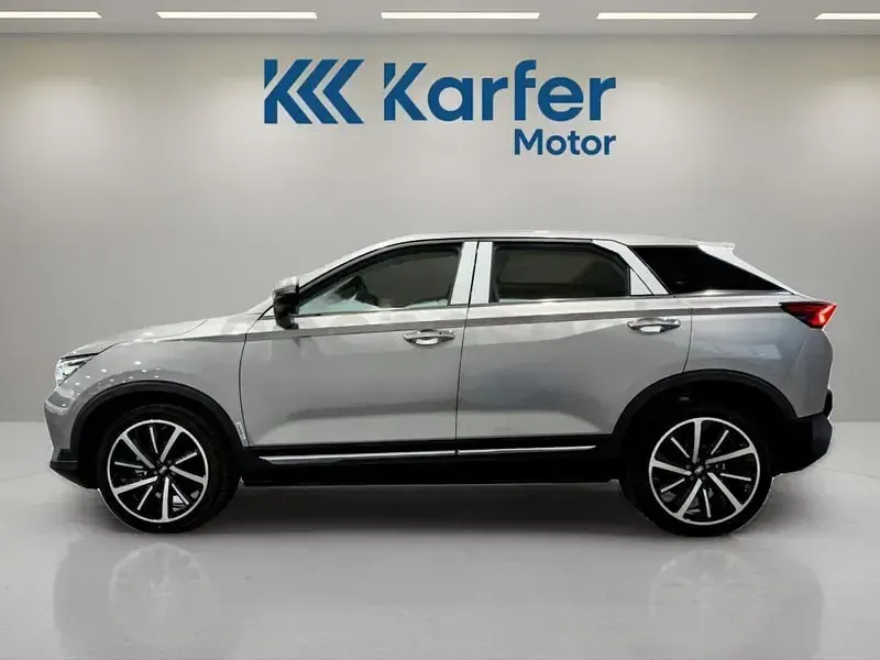 Nuevo Bestune T77 160 CV (117 kW) 2026 Rojo SUV
