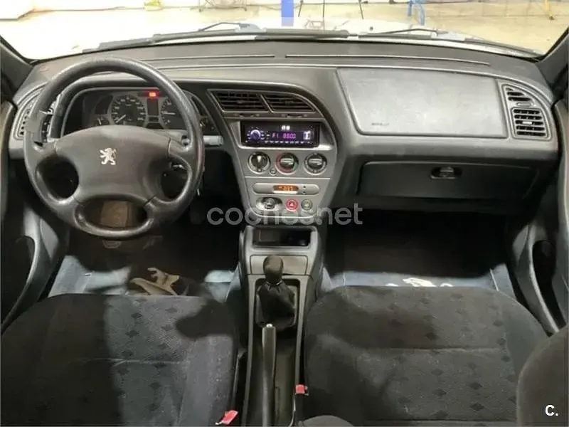 Usado Peugeot 306 71 CV (52 kW) 2001 Gris / plata Berlina