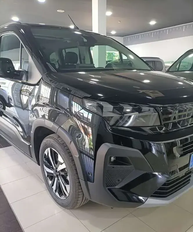 Nuevo Peugeot Rifter GTi 131 CV (96 kW) 2026 Negro Monovolumen