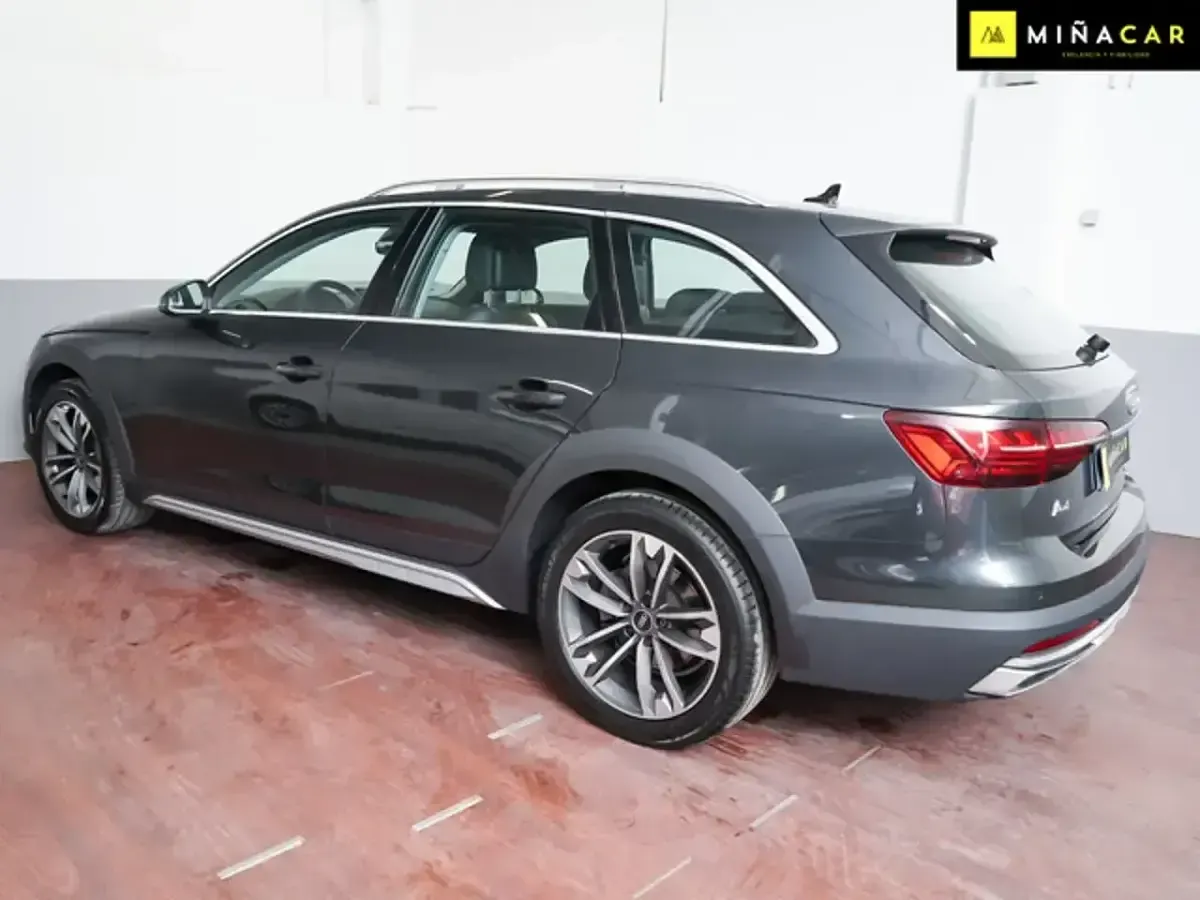 Usado Audi A4 Allroad Ambiente 204 CV (150 kW) 2022 Gris Familiar