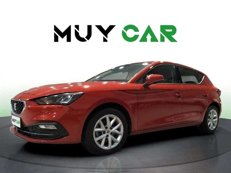 Usado Seat Leon Reference 110 CV (80 kW) 2021 Rojo Utilitario
