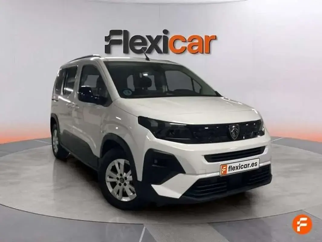 Usado Peugeot Rifter Allure 101 CV (74 kW) 2024 Blanco Monovolumen