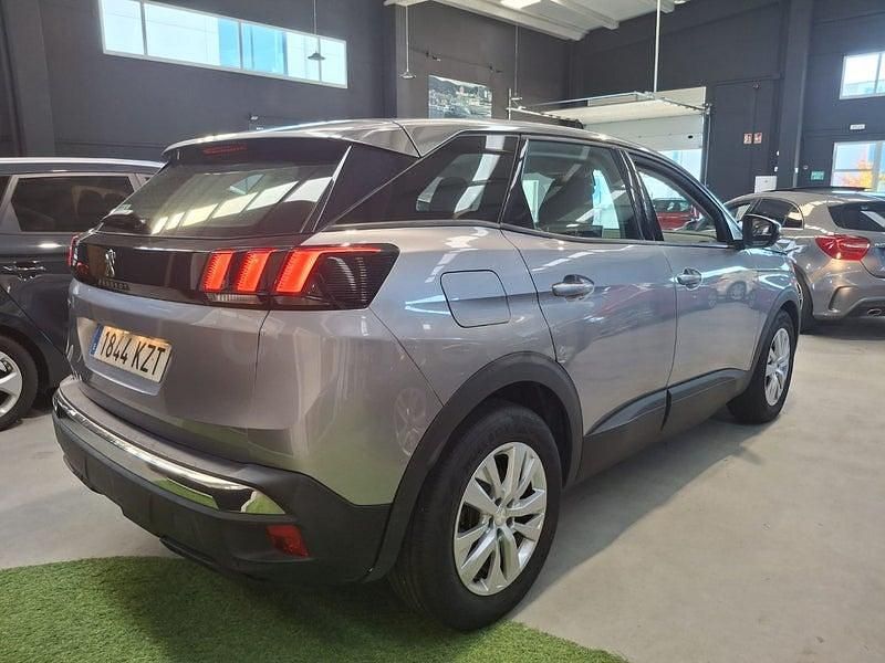 Usado Peugeot 3008 Allure 130 CV (95 kW) 2019 Gris / plata SUV
