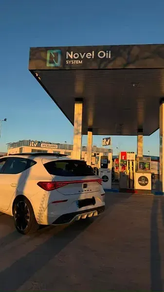 Usado Cupra Leon 150 CV (110 kW) 2024 Blanco Berlina