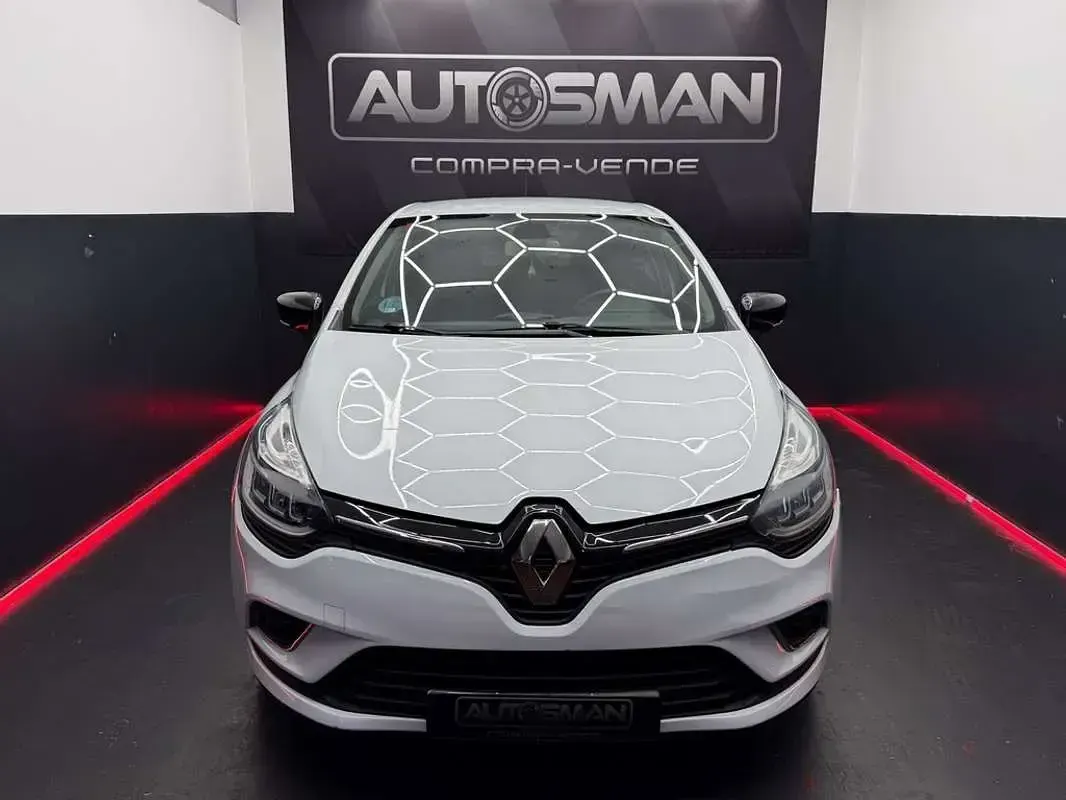 Usado Renault Clio LIMITED 90 CV (66 kW) 2019 Blanco Utilitario