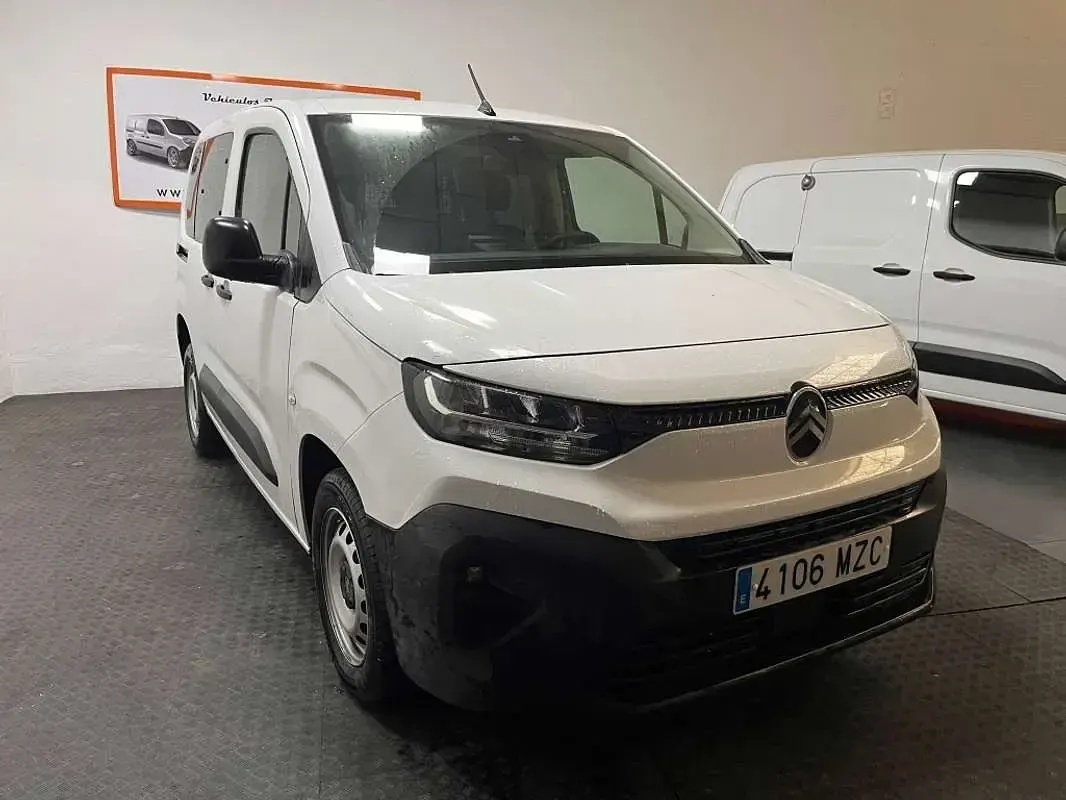 Usado Citroën Berlingo 102 CV (75 kW) 2025 Blanco Monovolumen