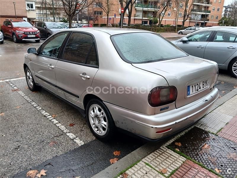 Usado Fiat Marea 110 CV (80 kW) 2002 Gris / plata Berlina