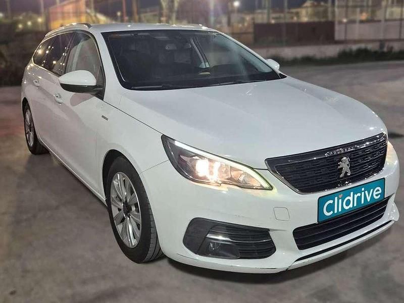 Usado Peugeot 308 SW Style 99 CV (72 kW) 2019 Blanco Familiar