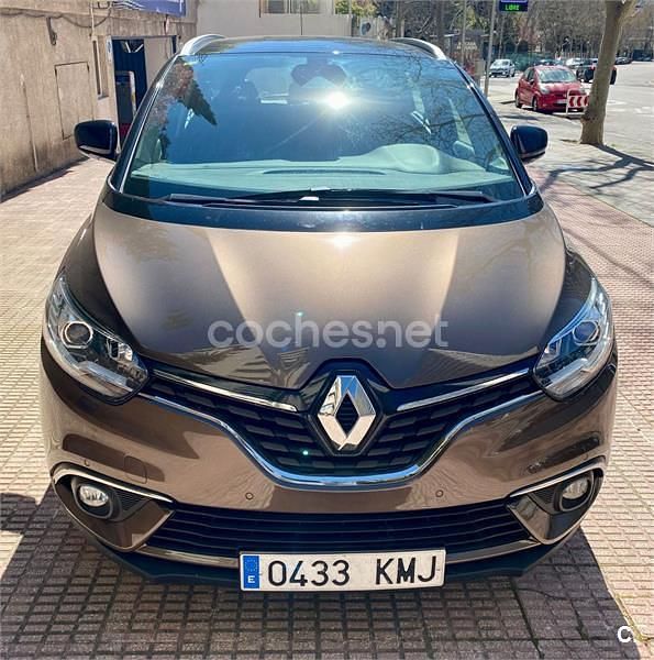 Usado Renault Grand Scénic IV Zen 140 CV (102 kW) 2018 Marrón Monovolumen