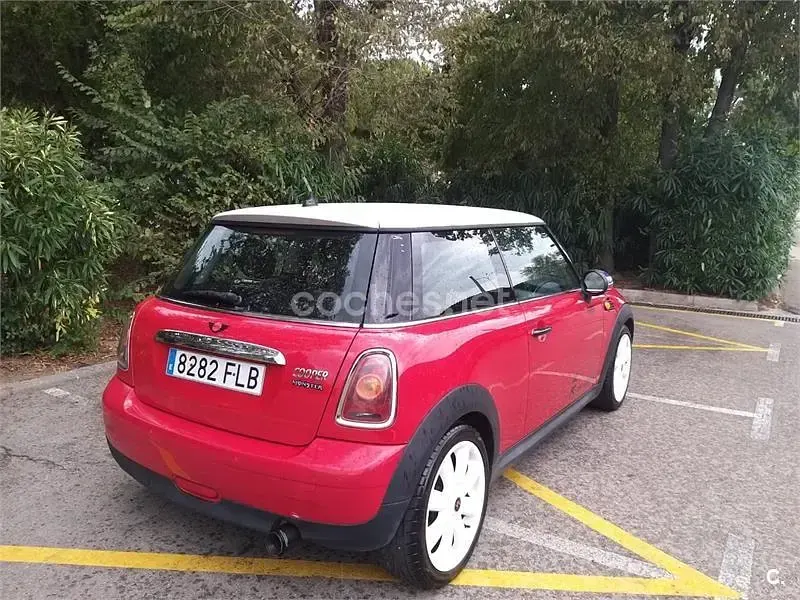 Usado Mini Cooper 120 CV (88 kW) 2007 Rojo Utilitario