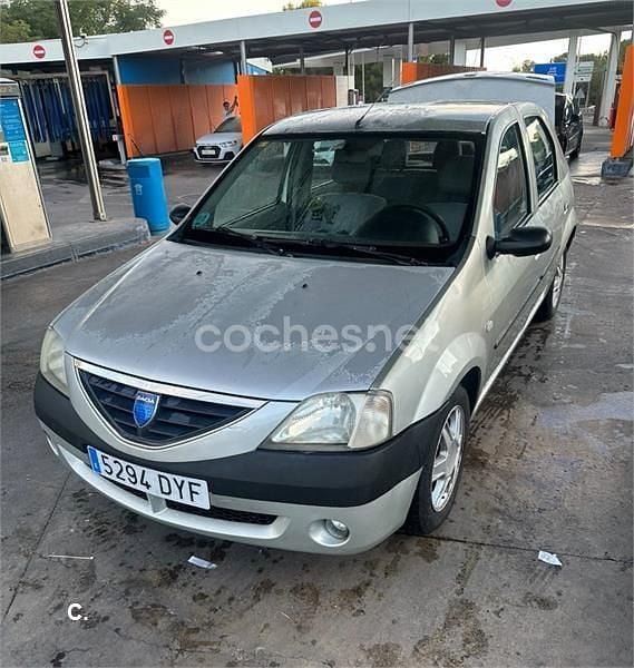 Usado Dacia Logan Lauréate 90 CV (66 kW) 2006 Gris / plata Berlina