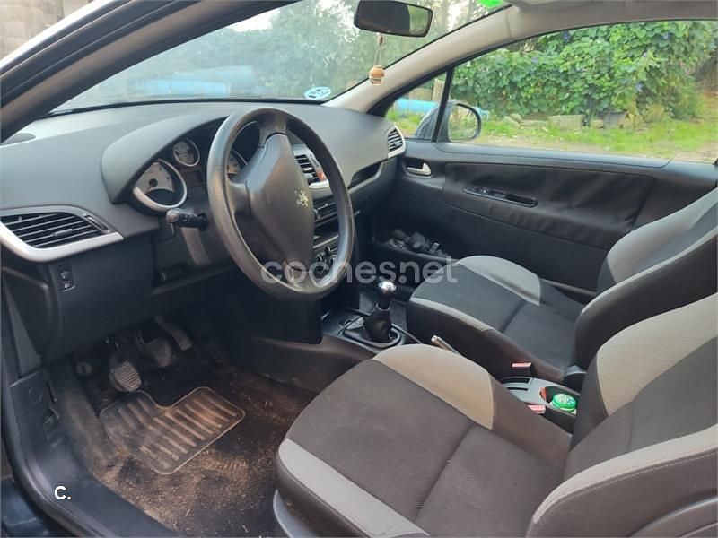 Usado Peugeot 207 75 CV (55 kW) 2008 Negro Berlina