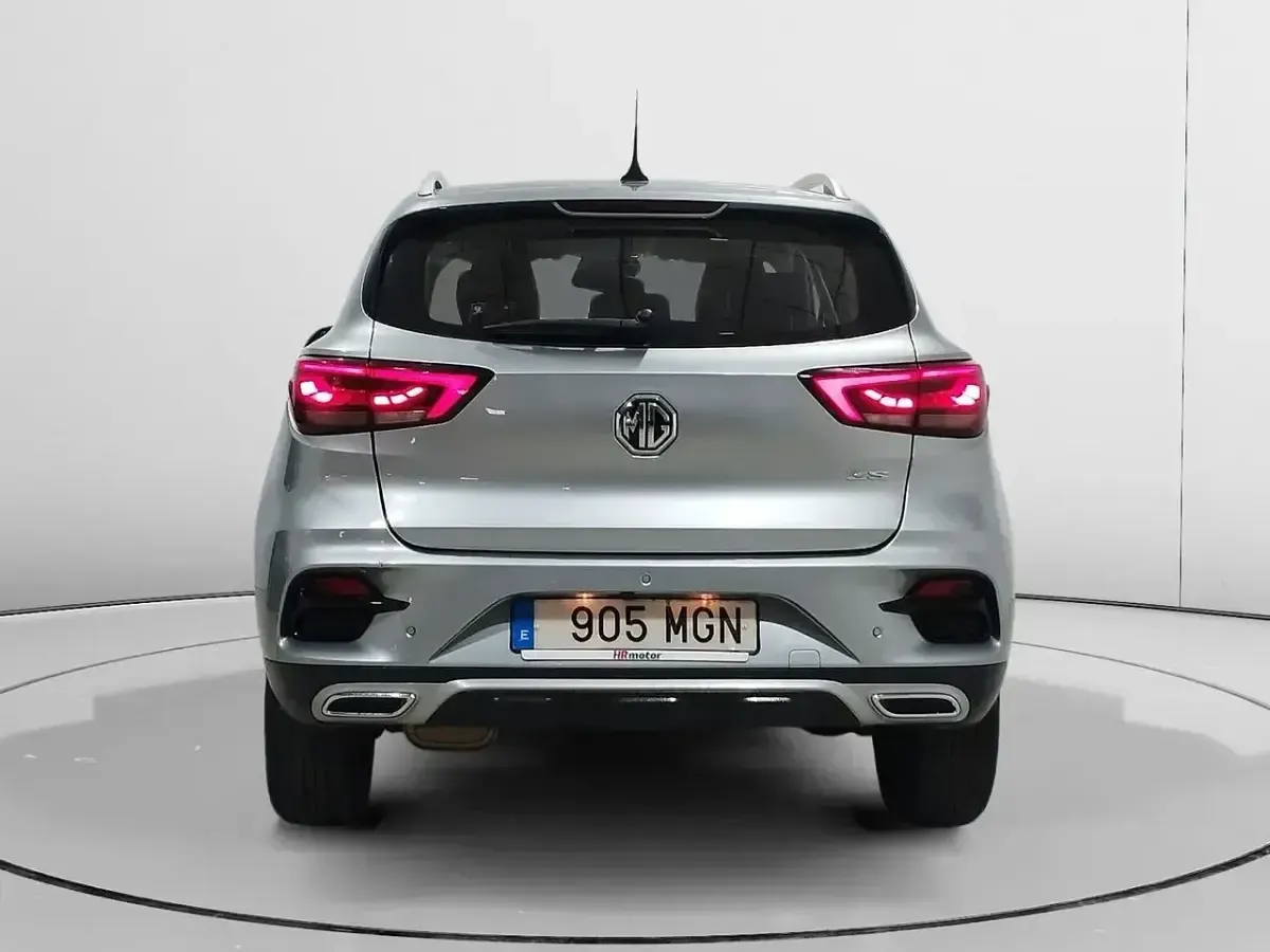 Usado MG ZS Luxury 106 CV (77 kW) 2023 Gris / plata SUV