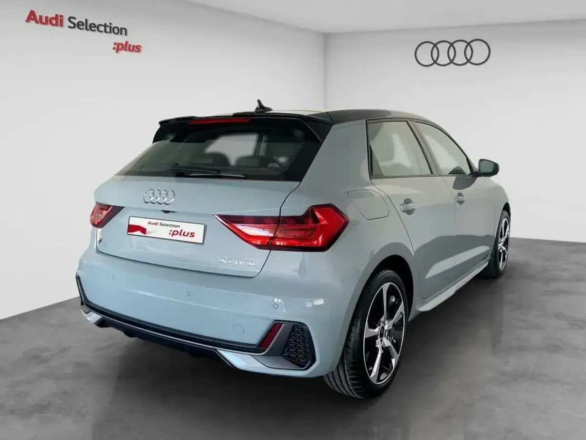 Usado Audi A1 Sportback 116 CV (85 kW) 2024 Gris Utilitario