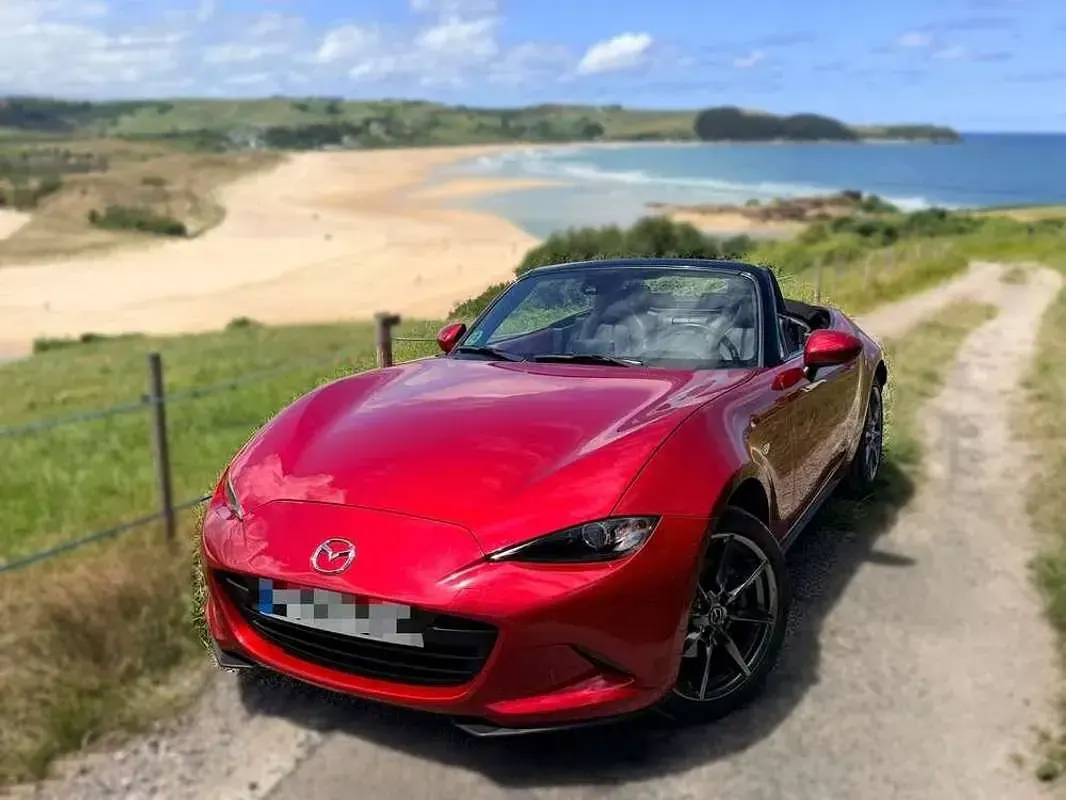Usado Mazda MX5 Inclusive 160 CV (117 kW) 2015 Rojo Descapotable