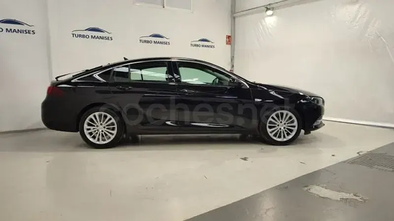 Usado Opel Insignia Innovation 165 CV (121 kW) 2020 Negro Berlina