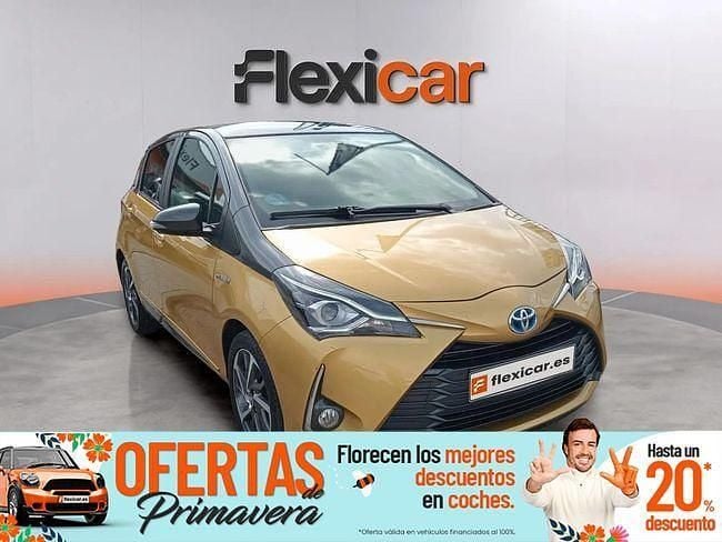 Usado Toyota Yaris Hybrid 100 CV (73 kW) 2019 Amarillo