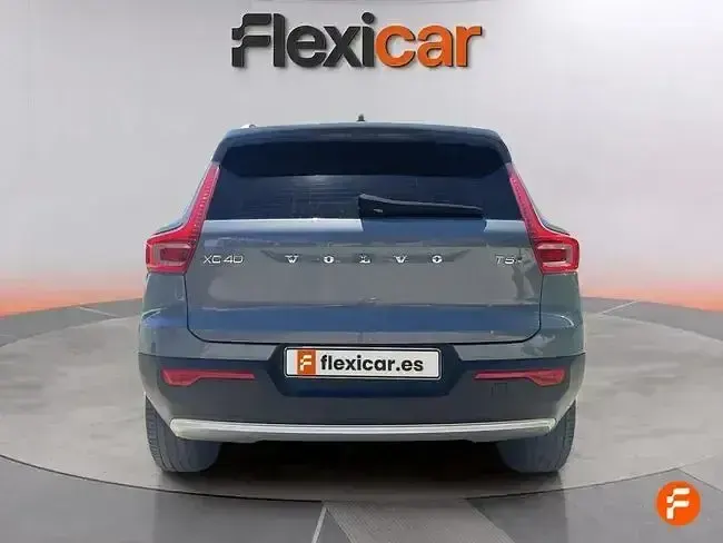 Usado Volvo XC40 Momentum 262 CV (192 kW) 2020 Gris / plata SUV