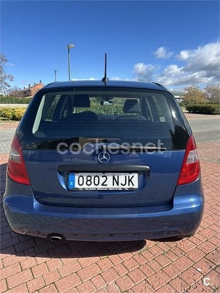 Usado Mercedes A180 Elegance 116 CV (85 kW) 2010 Azul Monovolumen