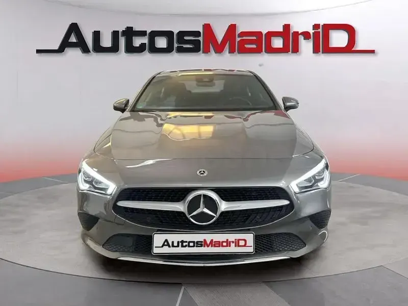 Usado Mercedes CLA200 151 CV (111 kW) 2022 Gris / plata Coupe