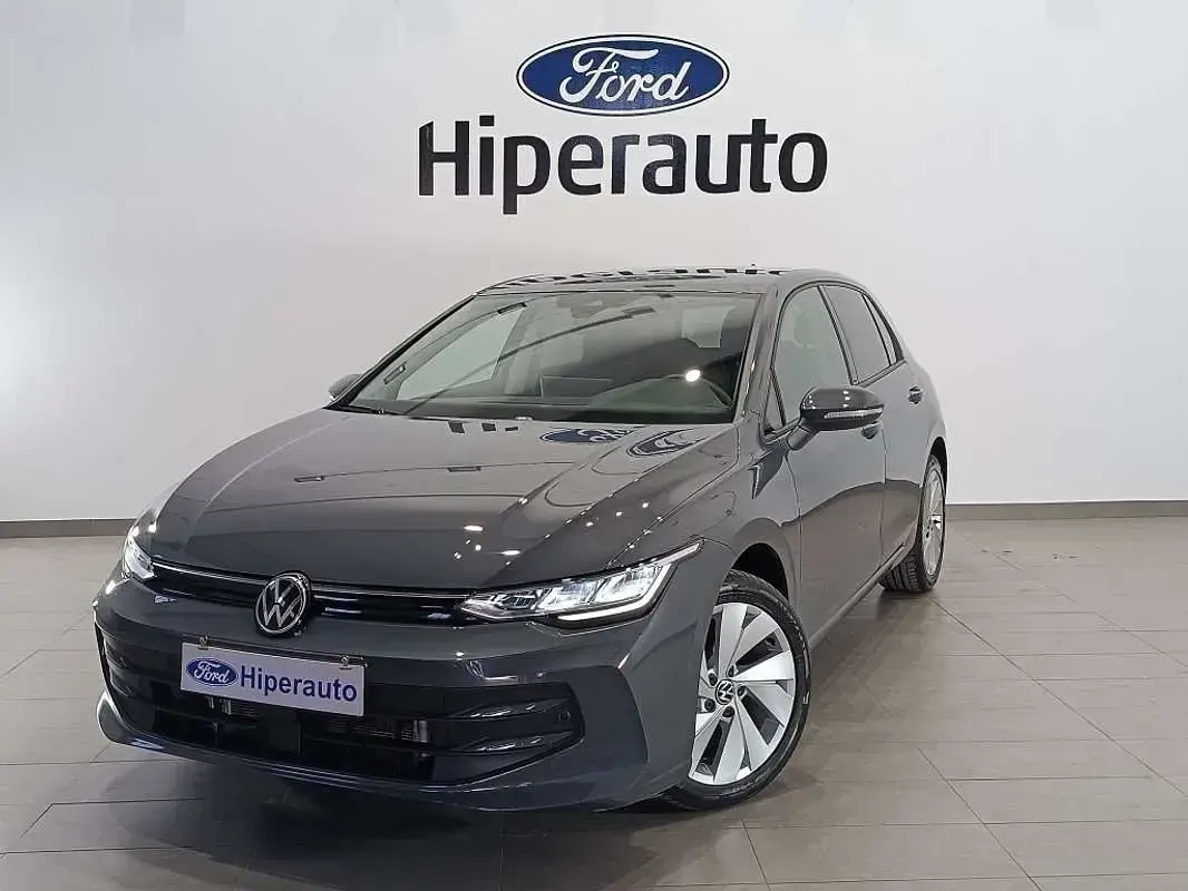 Usado VW Golf VIII 116 CV (85 kW) 2025 Gris Utilitario