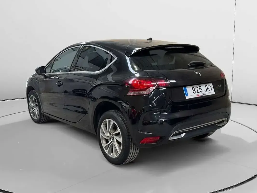 Usado DS Automobiles DS4 Style 120 CV (88 kW) 2015 Negro Utilitario