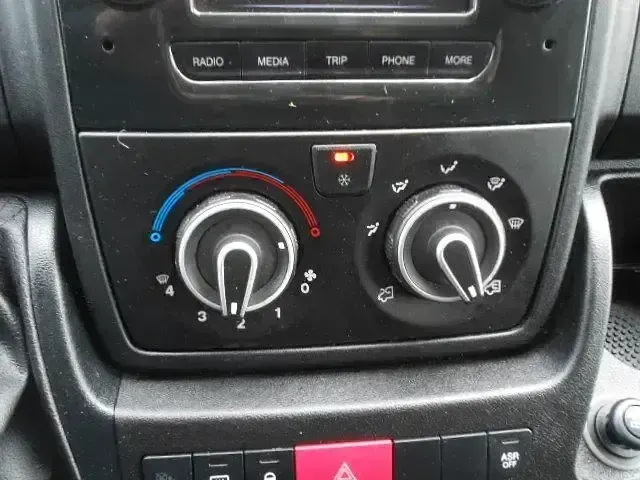 Usado Citroën Jumper 110 CV (80 kW) 2019 Blanco Monovolumen