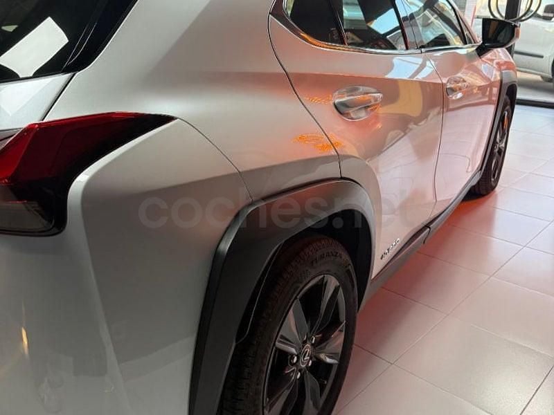 Usado Lexus UX Business Edition 184 CV (135 kW) 2021 Blanco SUV