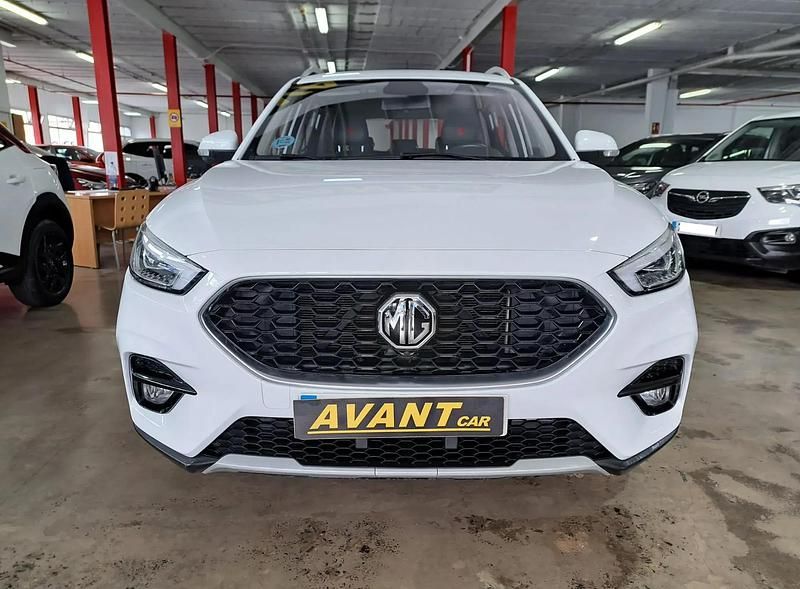 Usado MG ZS Luxury 106 HP (77 kW) 2022 Branco Sedan