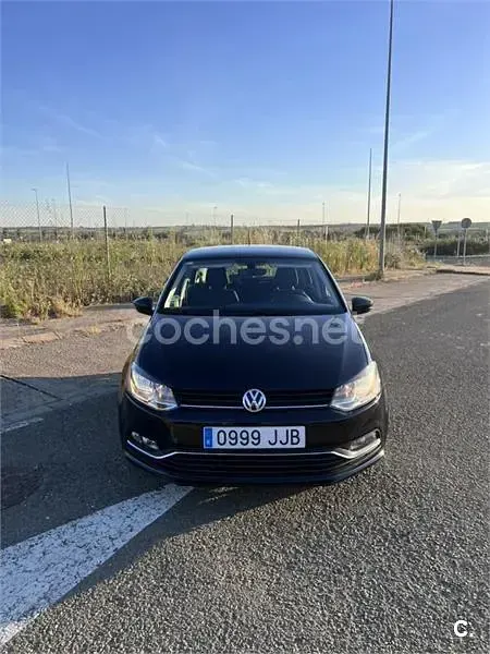 Usado VW Polo Advance 90 CV (66 kW) 2015 Negro Berlina