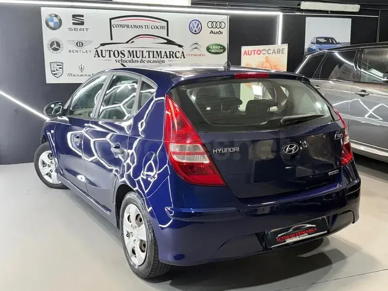Usado Hyundai i30 Comfort 90 CV (66 kW) 2012 Azul Berlina