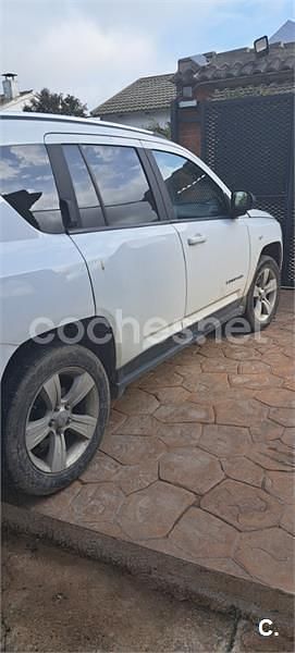 Usado Jeep Compass Sport 136 CV (100 kW) 2012 Blanco SUV