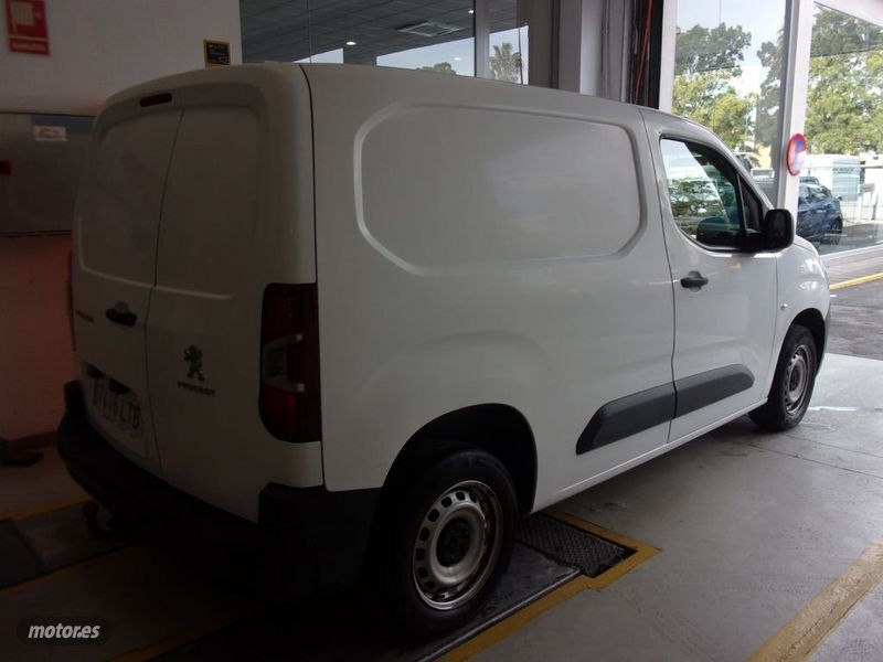 Usado Peugeot Partner S 100 CV (73 kW) 2021 Blanco Monovolumen