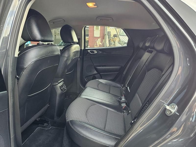 Usado Kia XCeed 141 CV (103 kW) 2021 Gris / plata SUV