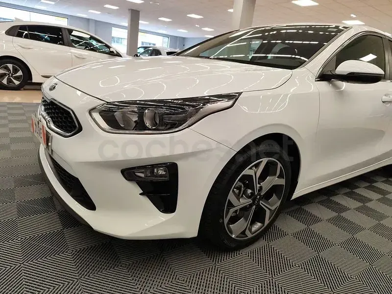 Usado Kia Ceed 136 CV (100 kW) 2020 Blanco Utilitario