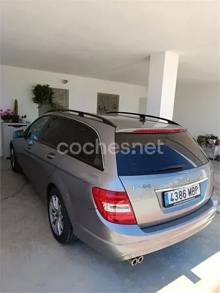 Usado Mercedes C200 Avantgarde 136 CV (100 kW) 2011 Gris / plata Familiar